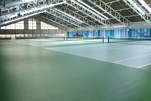 インドア テニスコート